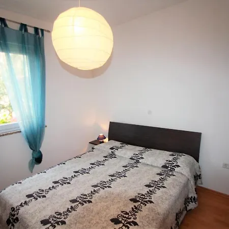 Apartment Apartment Alisic With Garden