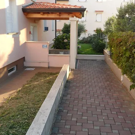 Apartment Alisic With Garden *
