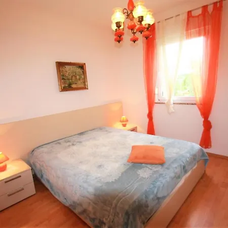 Apartment Alisic With Garden Apartment *
