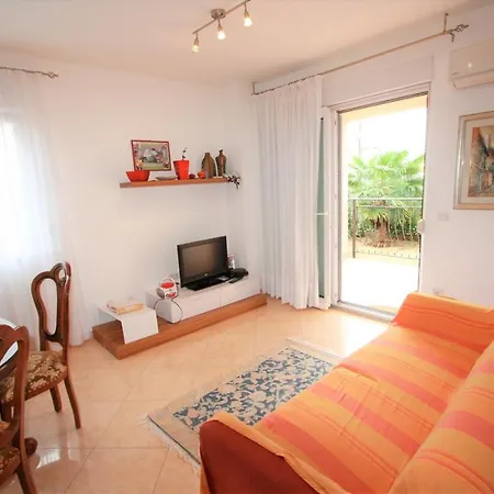 Apartment Alisic With Garden