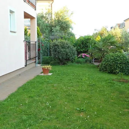 Apartment Alisic With Garden *